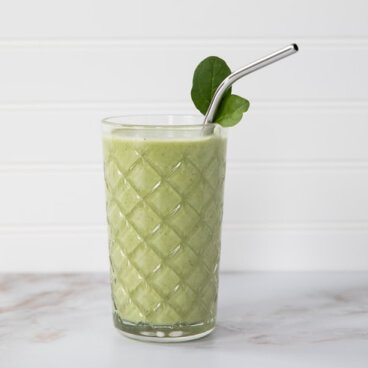 Clientes disfrutando en cafetería Barcelona